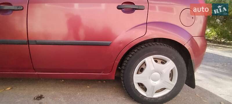 Хэтчбек Ford Fiesta 2002 в Житомире