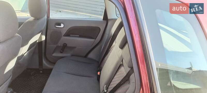 Хэтчбек Ford Fiesta 2002 в Житомире