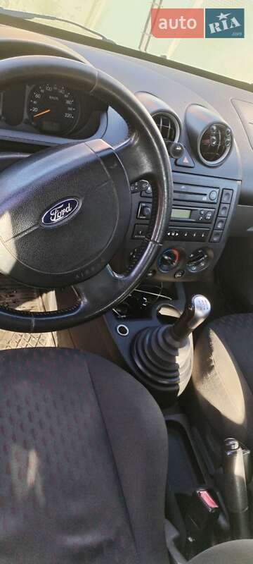Хэтчбек Ford Fiesta 2002 в Житомире