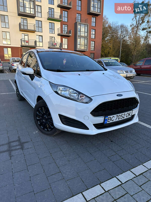 Хэтчбек Ford Fiesta 2017 в Львове