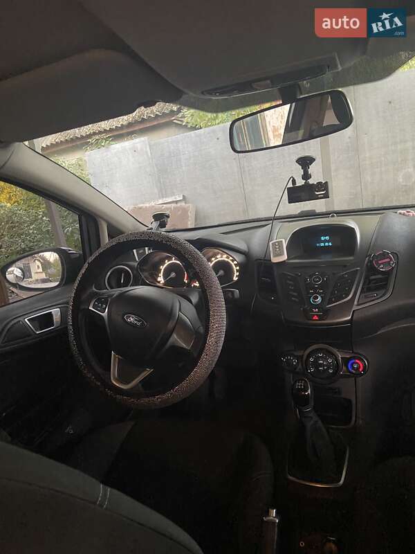 Хетчбек Ford Fiesta 2015 в Гайвороні