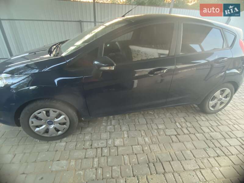 Хетчбек Ford Fiesta 2015 в Гайвороні