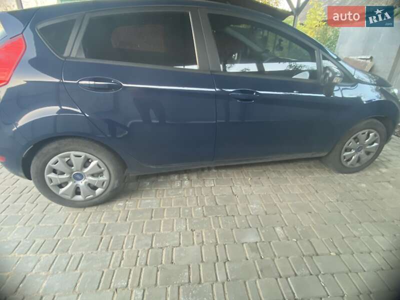 Хетчбек Ford Fiesta 2015 в Гайвороні