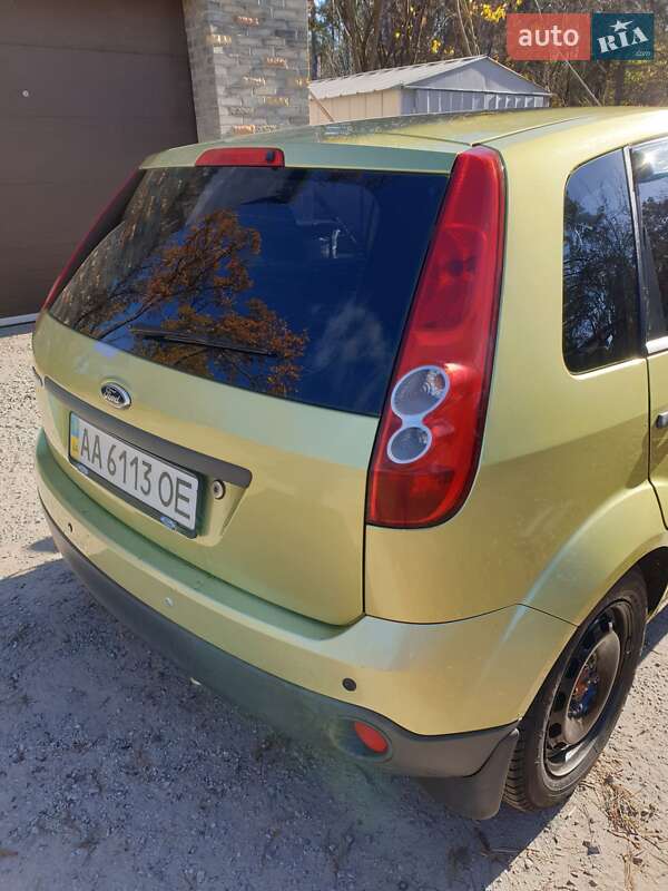 Хэтчбек Ford Fiesta 2007 в Киеве