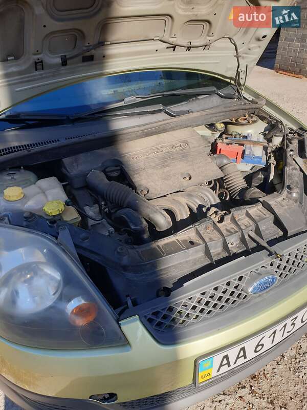 Хэтчбек Ford Fiesta 2007 в Киеве