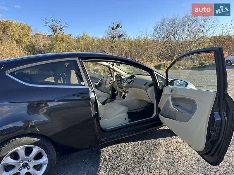 Хэтчбек Ford Fiesta 2009 в Луцке
