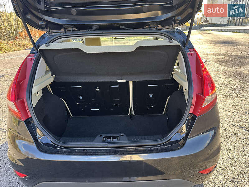 Хэтчбек Ford Fiesta 2009 в Луцке