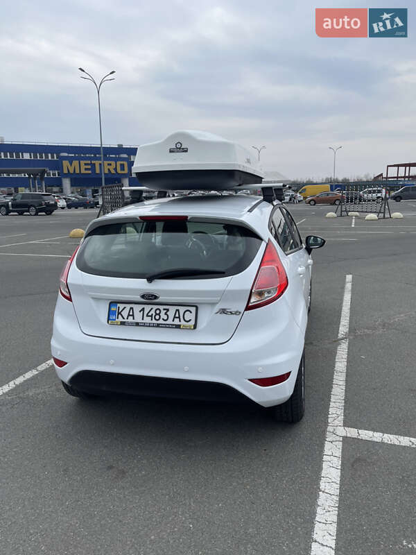 Хэтчбек Ford Fiesta 2016 в Киеве фото 2 Хэтчбек Ford Fiesta 2016 в Киеве