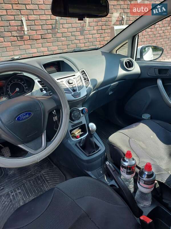 Хетчбек Ford Fiesta 2010 в Хмельницькому