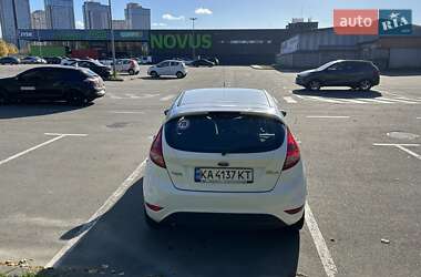 Хэтчбек Ford Fiesta 2012 в 
