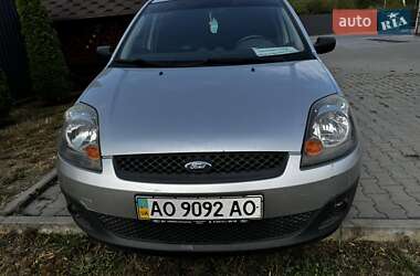 Хетчбек Ford Fiesta 2008 в Іршаві