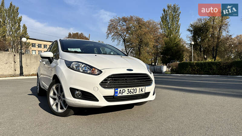 Хэтчбек Ford Fiesta 2017 в Киеве