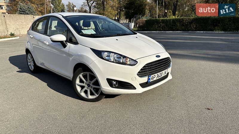 Хэтчбек Ford Fiesta 2017 в Киеве