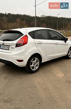 Хэтчбек Ford Fiesta 2014 в Чернигове
