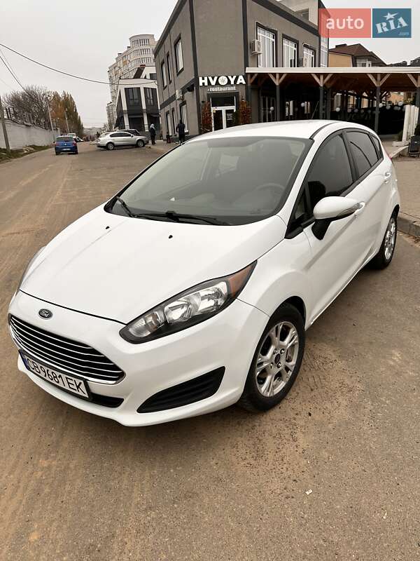 Хэтчбек Ford Fiesta 2014 в Чернигове