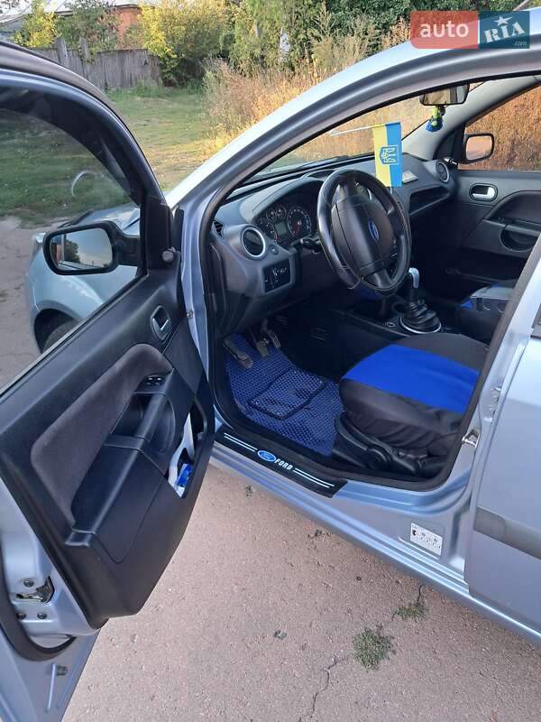 Хэтчбек Ford Fiesta 2007 в Виннице