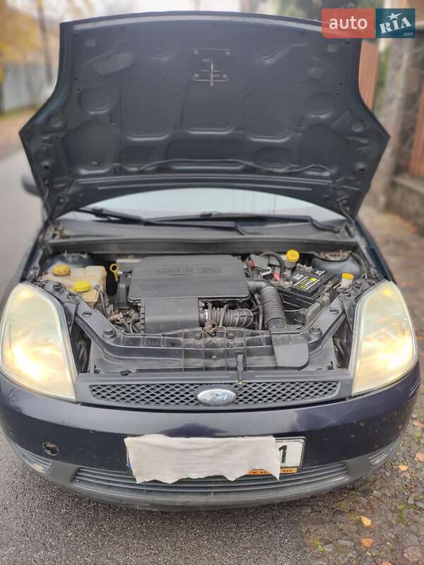 Хэтчбек Ford Fiesta 2005 в Ужгороде