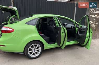Седан Ford Fiesta 2014 в Чернигове