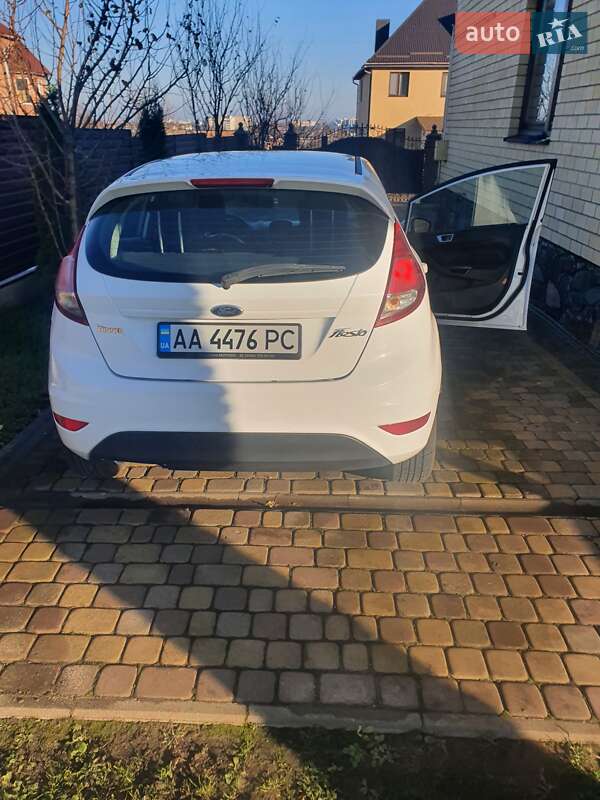 Хэтчбек Ford Fiesta 2016 в Луцке