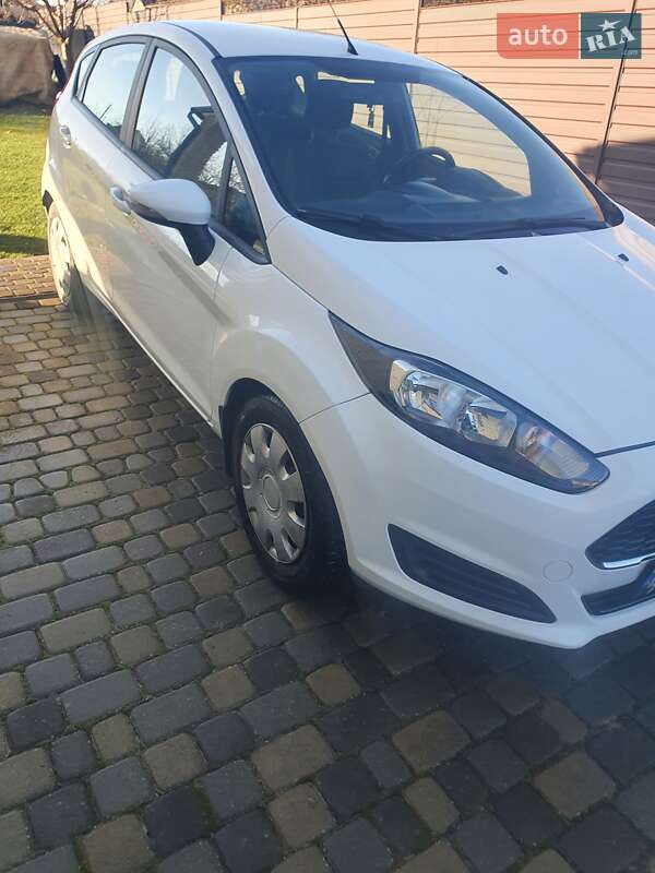 Хэтчбек Ford Fiesta 2016 в Луцке