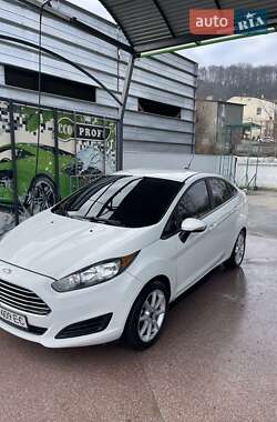 Седан Ford Fiesta 2019 в Черновцах