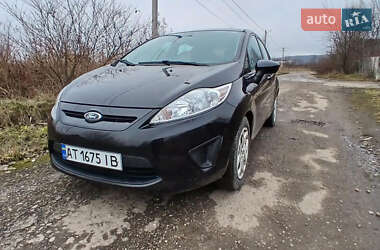 Хэтчбек Ford Fiesta 2013 в Калуше