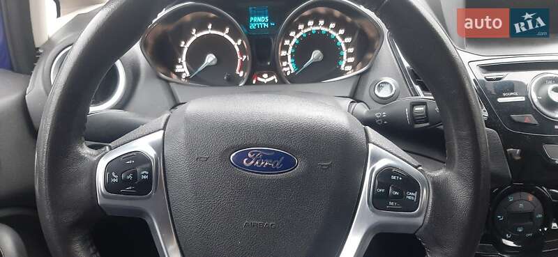 Хэтчбек Ford Fiesta 2015 в Киеве