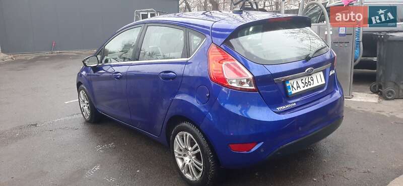 Хэтчбек Ford Fiesta 2015 в Киеве