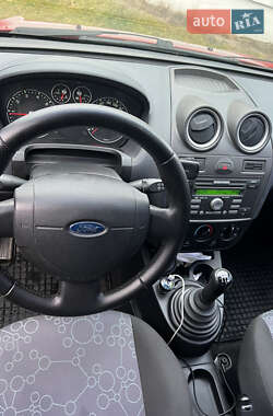 Седан Ford Fiesta 2008 в Львове