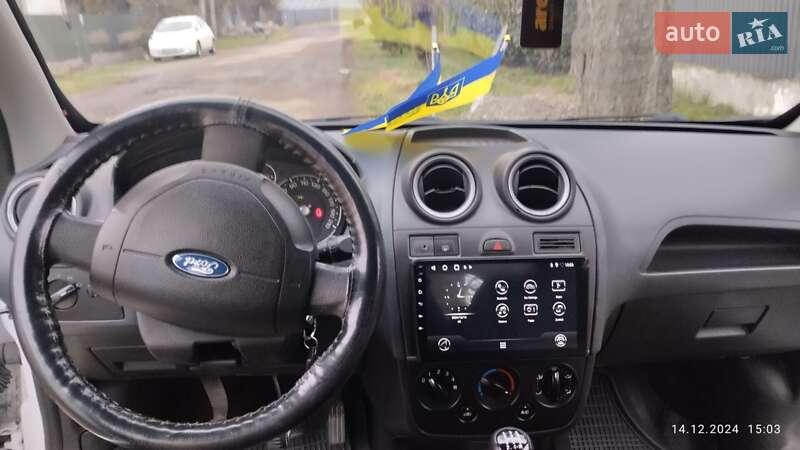 Хэтчбек Ford Fiesta 2007 в Ужгороде