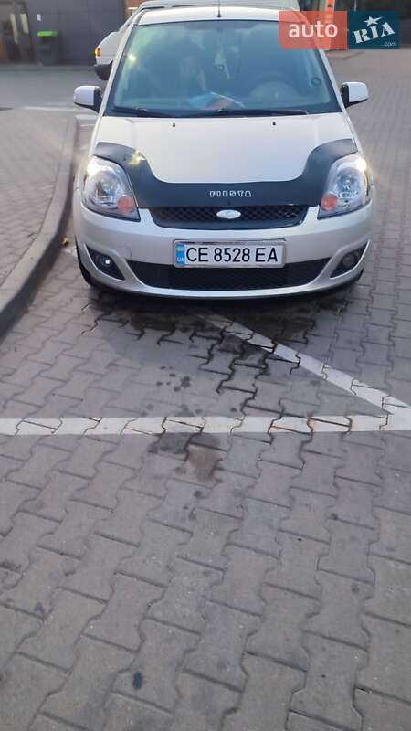 Хэтчбек Ford Fiesta 2007 в Глыбокой