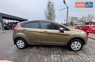 Хетчбек Ford Fiesta 2011 в Новомосковську