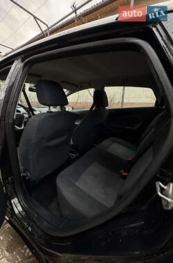 Хэтчбек Ford Fiesta 2010 в 