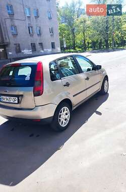 Хэтчбек Ford Fiesta 2004 в 