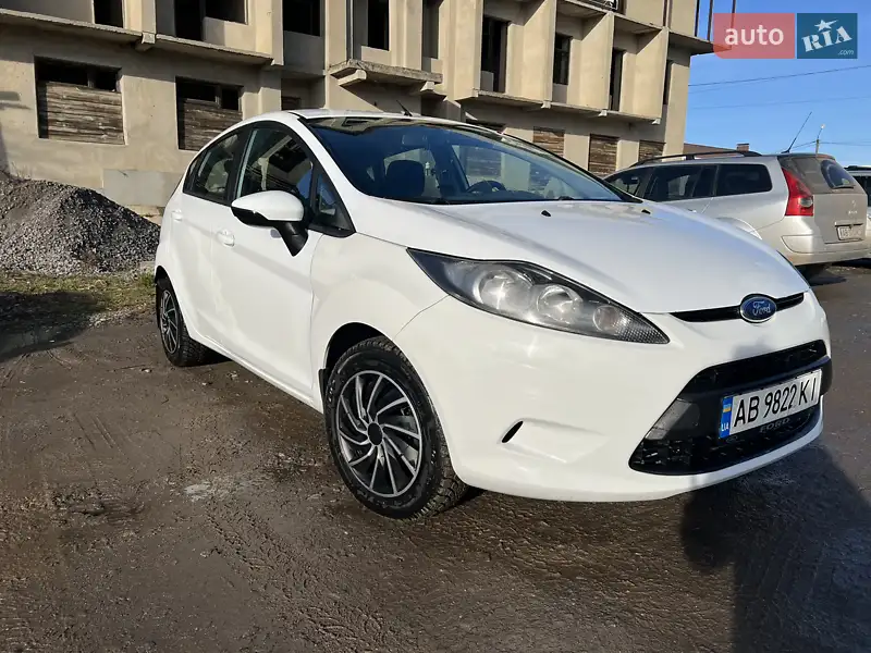 Хэтчбек Ford Fiesta 2010 в 
