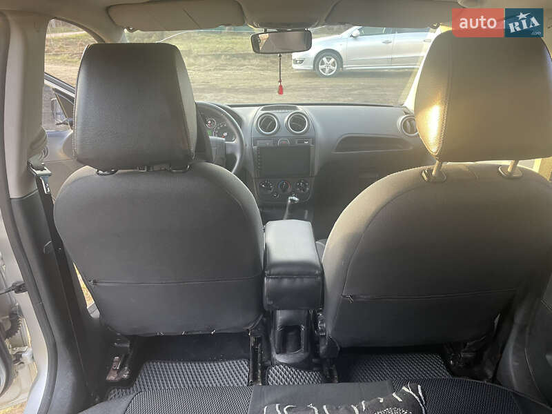 Хэтчбек Ford Fiesta 2006 в Житомире