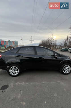 Седан Ford Fiesta 2013 в Чернигове