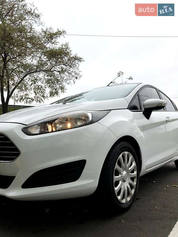 Хэтчбек Ford Fiesta 2013 в Киеве