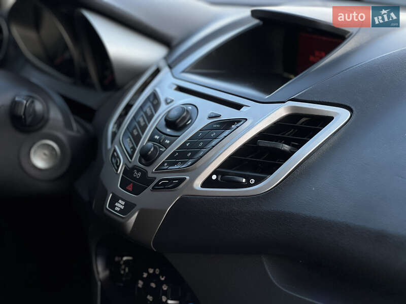 Хэтчбек Ford Fiesta 2011 в Кропивницком фото 11 Хэтчбек Ford Fiesta 2011 в Кропивницком