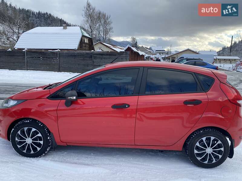 Хэтчбек Ford Fiesta 2012 в Межгорье