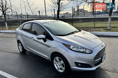 Седан Ford Fiesta 2015 в Киеве