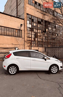 Хетчбек Ford Fiesta 2013 в Києві