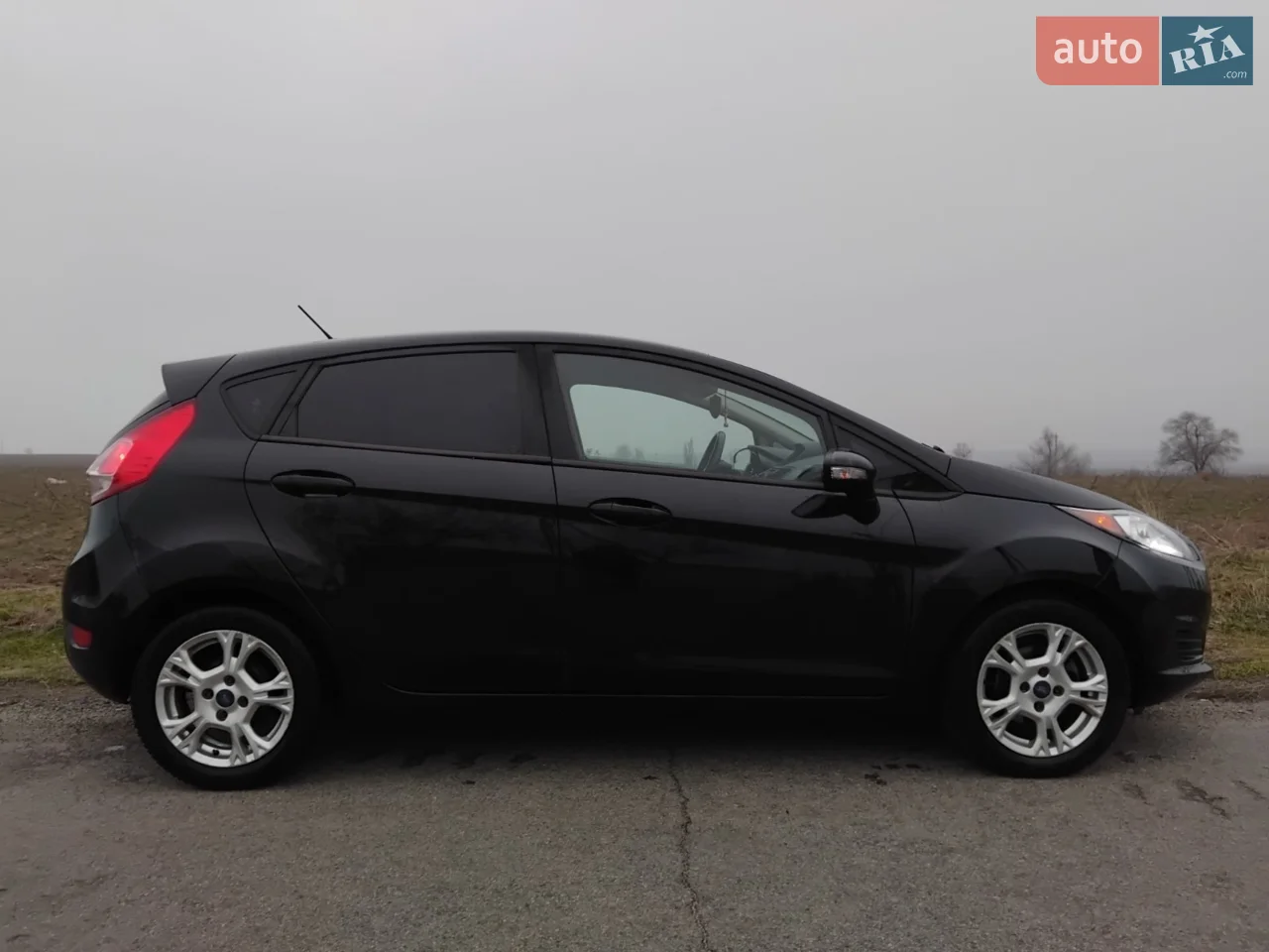 2013 Ford Fiesta - мініатюра 11
