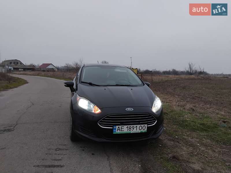 Хэтчбек Ford Fiesta 2014 в Никополе