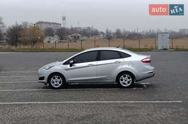 Седан Ford Fiesta 2015 в Новомосковске