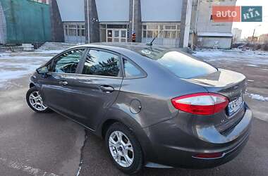 Седан Ford Fiesta 2016 в Киеве