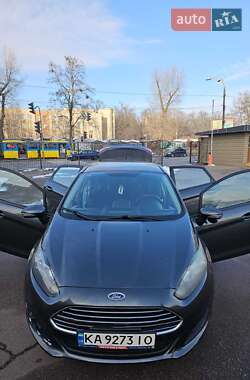 Седан Ford Fiesta 2016 в Киеве