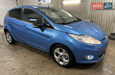 Хэтчбек Ford Fiesta 2010 в Почаеве