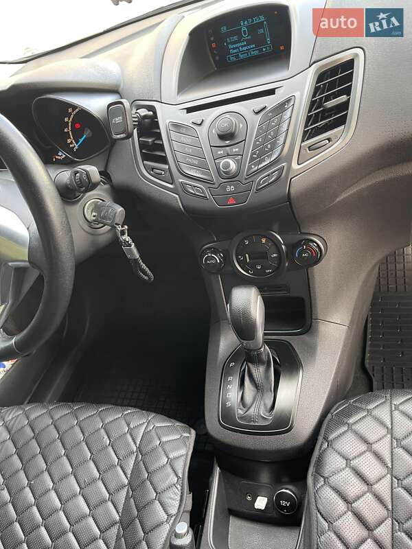 Хетчбек Ford Fiesta 2014 в Дніпрі