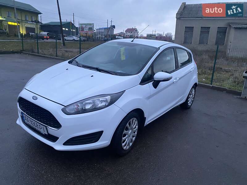 Хэтчбек Ford Fiesta 2016 в Первомайске